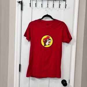 BUC-EE’S Men Red Graphic T-Shirt with Classic Logo